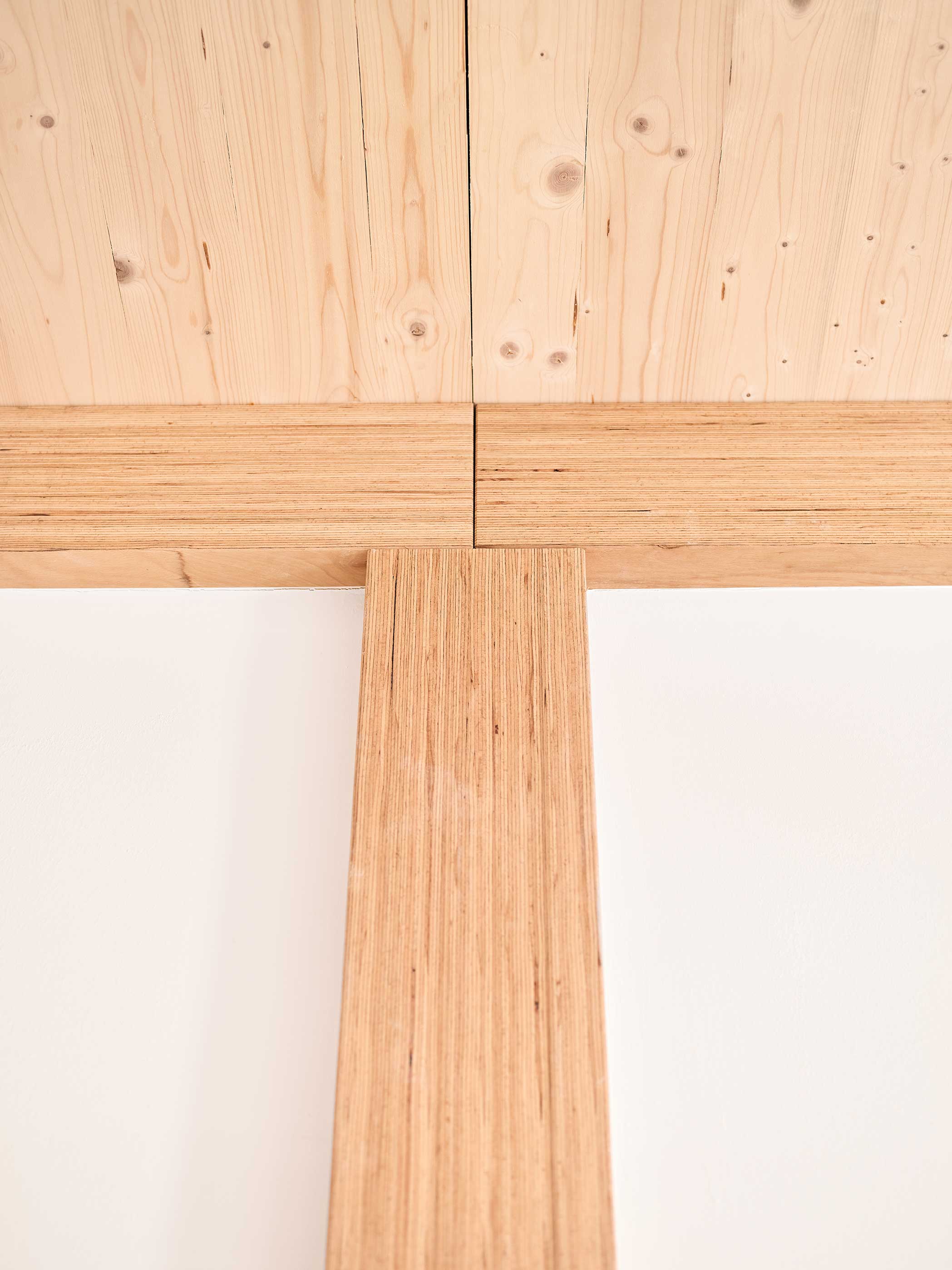 Betriebsstelle Nordbaden in Bruchsal Wanddetail