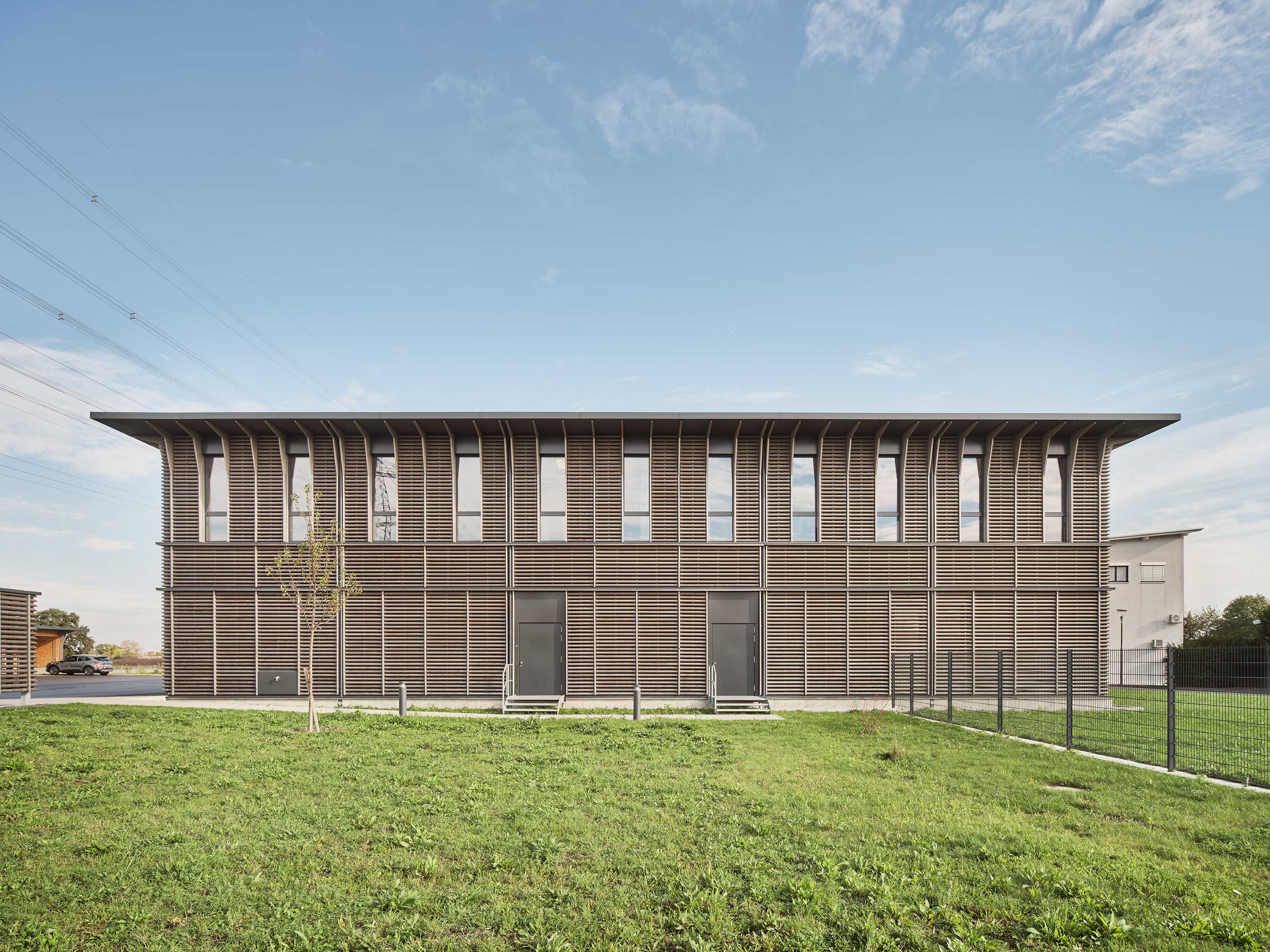 Technikzentrum_Transnet_Bruchsal_PLANUNGXGRUPPE_Architekten Holzfassade_Technikzentrum_Transnet_Bruchsal