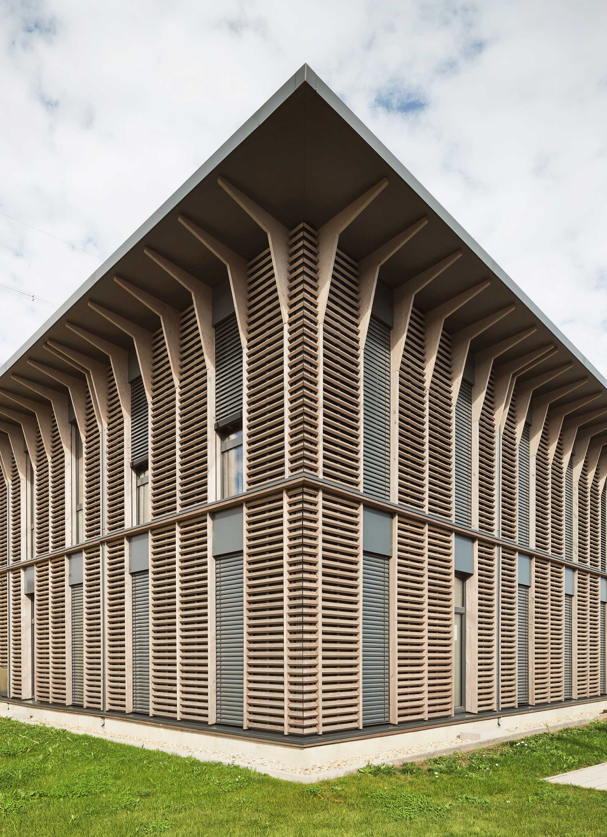 Technikzentrum_Transnet_Bruchsal_PLANUNGXGRUPPE_Architekten Holzfassade_Technikzentrum_Transnet_Bruchsal